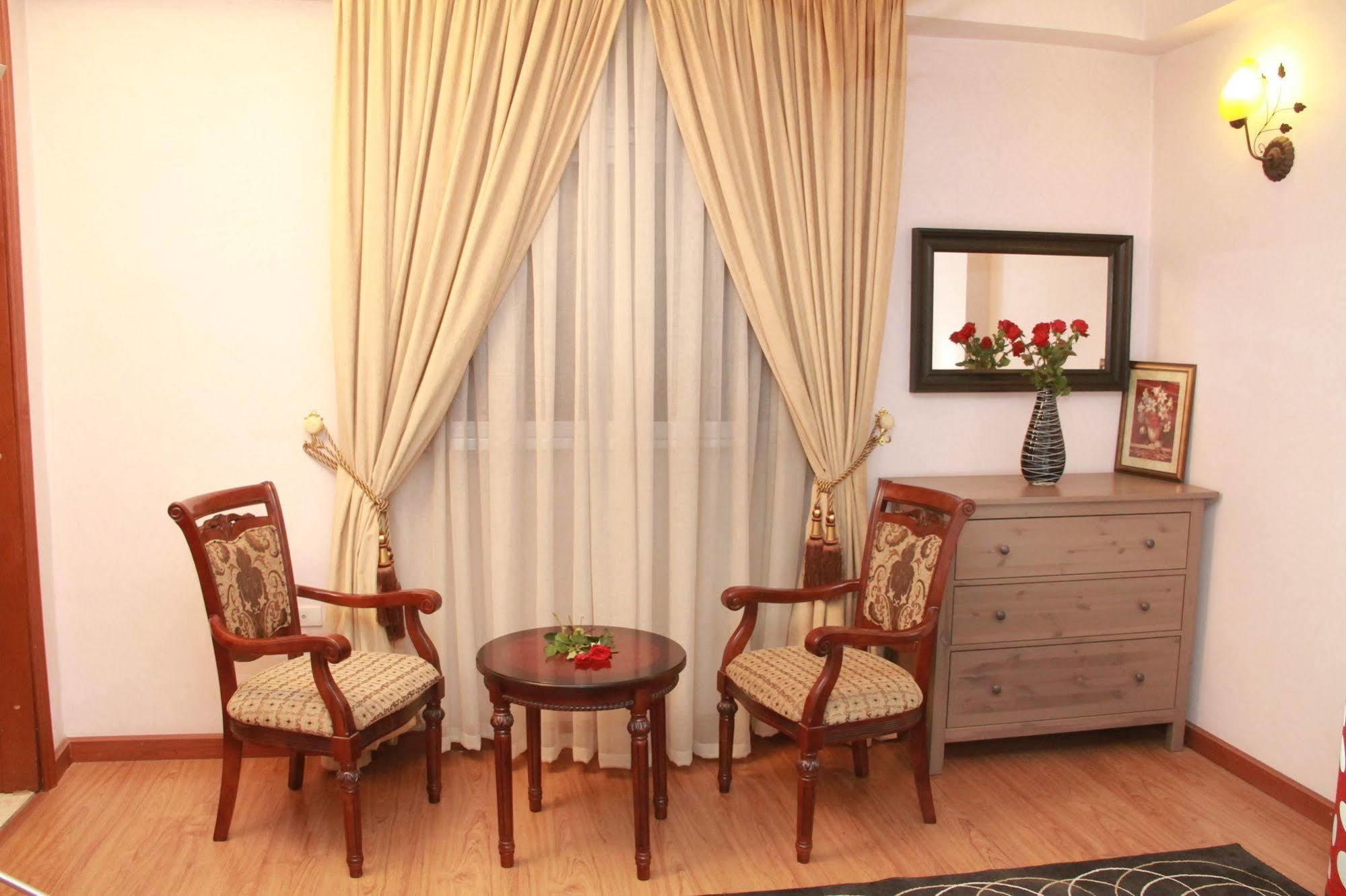 Solmile Family Guest House Addis Ababa Exteriör bild